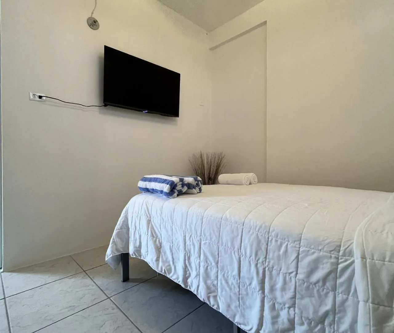 Surfer Steps Apartment Aguadilla 0*,